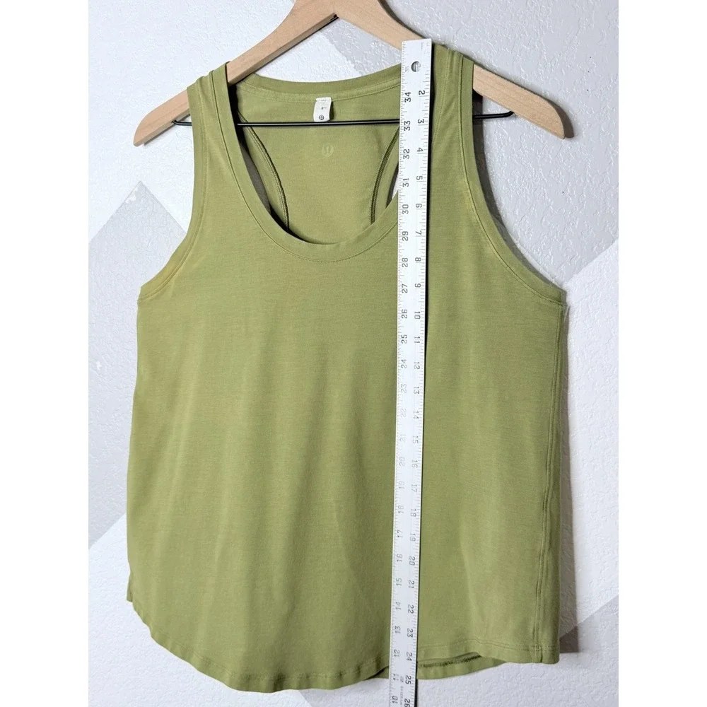 Lululemon Women's Size 8 Green Racerback Workout Tank Top Athletic Yoga